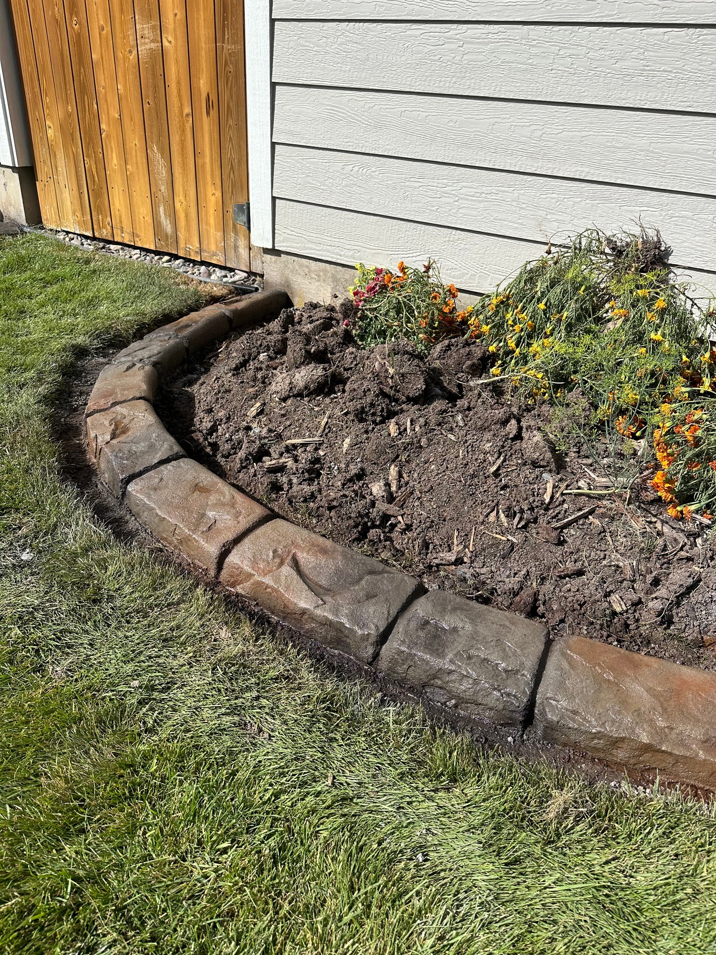 Glacier Stone Curb